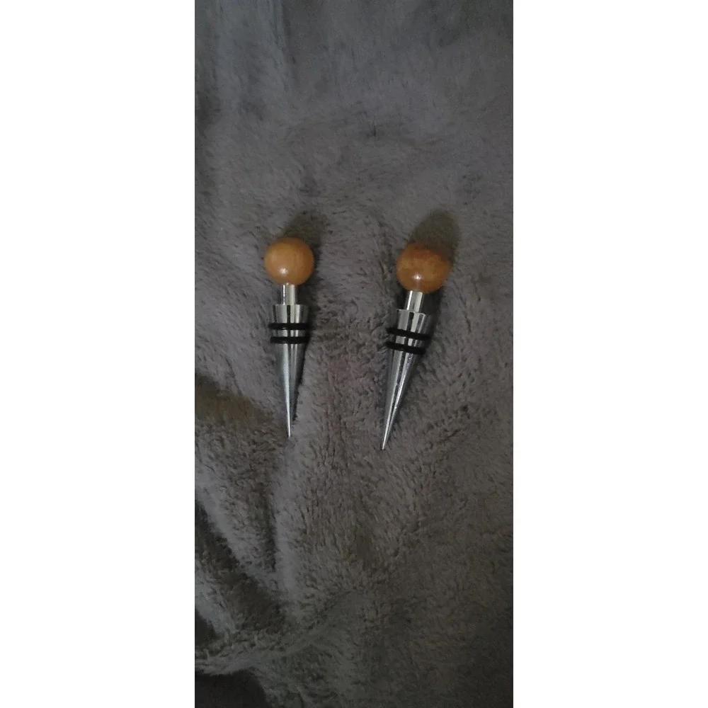 Wine Bottle Stoppers (Set of 2)  Wood &‎ Chrome • Leak-Proof Seal